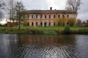 Здание присутственных мест (городской тюрьмы) (Новая Ладога)