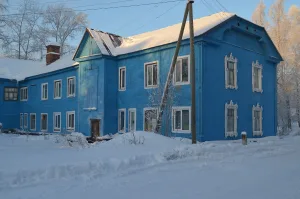 Памятник-обелиск на братской могиле красноармейцев, павших в боях за оборону станции Плесецкой (Плесецк)