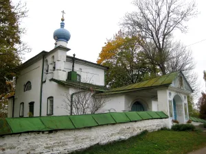 Церковь Рождества Богородицы (тёплая), с оградой (Старый Изборск)