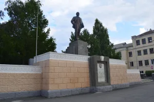 Трибуна-памятник В.И. Ленину (Копейск)