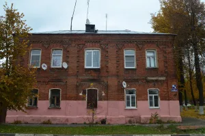 Здание, где в трактире Кабанова в 1907 г. проходило собрание уполномоченных от рабочих, которые избрали выборщиком во II Государственную Думу руководителя егорьевских большевиков Конина Григория Петровича