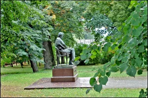 Памятник А.С. Пушкину (Большое Болдино)