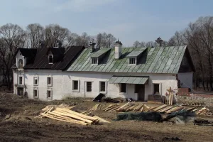 Корпуса служебные (Полотняный Завод)