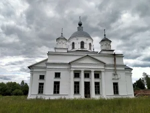 Церковь Троицы (летняя) (Воронье)