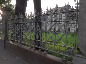 Ограда с воротами дома Стахеева