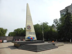 Обелиск «Вечная слава», установленный в честь 50-летия Советской власти (Невинномысск)