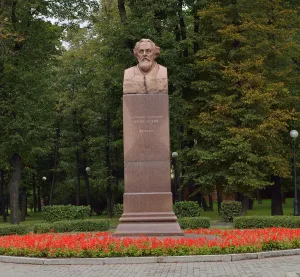 Бюст К.Э. Циолковского (Аэропорт)