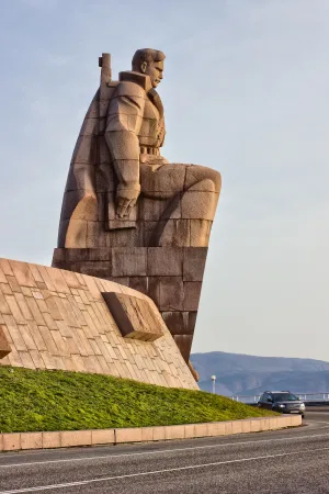Памятник «Морякам революции»