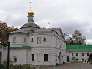 Надвратная церковь Николая Чудотворца (Дмитров)