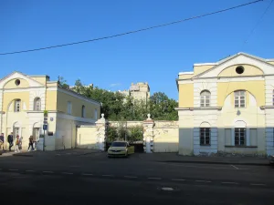 Садовническая улица 59, ворота