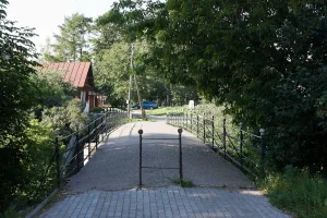 Пешеходный мостик через овраг (Городец)